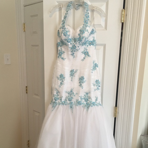 Tony Bowls Dresses & Skirts - White & Blue Tony Bowls Gown Tony Bowls Dresses & Skirts - White & Blue Tony Bowls Gown